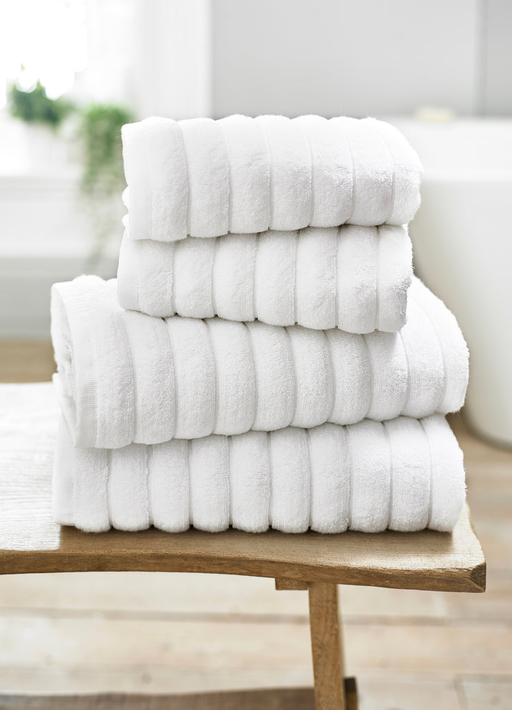 The Lyndon Company Ribbleton 100% BCI Cotton 700gsm Zero Twist White Towels