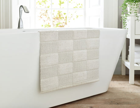 The Lyndon Company Egyptian Spa 100% Cotton 700gsm Silver Towels