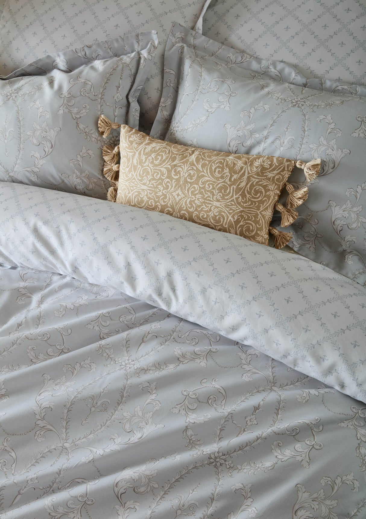 Historic Royal Palaces Tijou Porcelain Blue Duvet Set