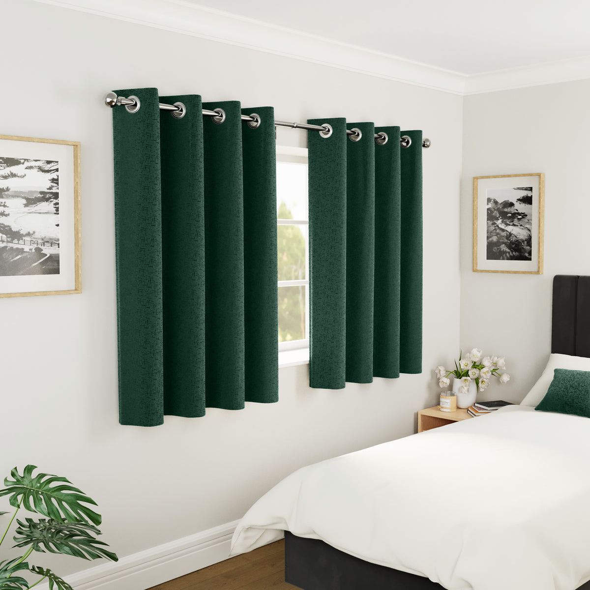 Tyrone Vogue Thermal Blockout Semi Plain Eyelet Curtains