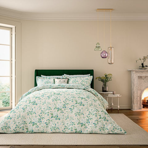 V & A Briar Bloom Green Duvet Set