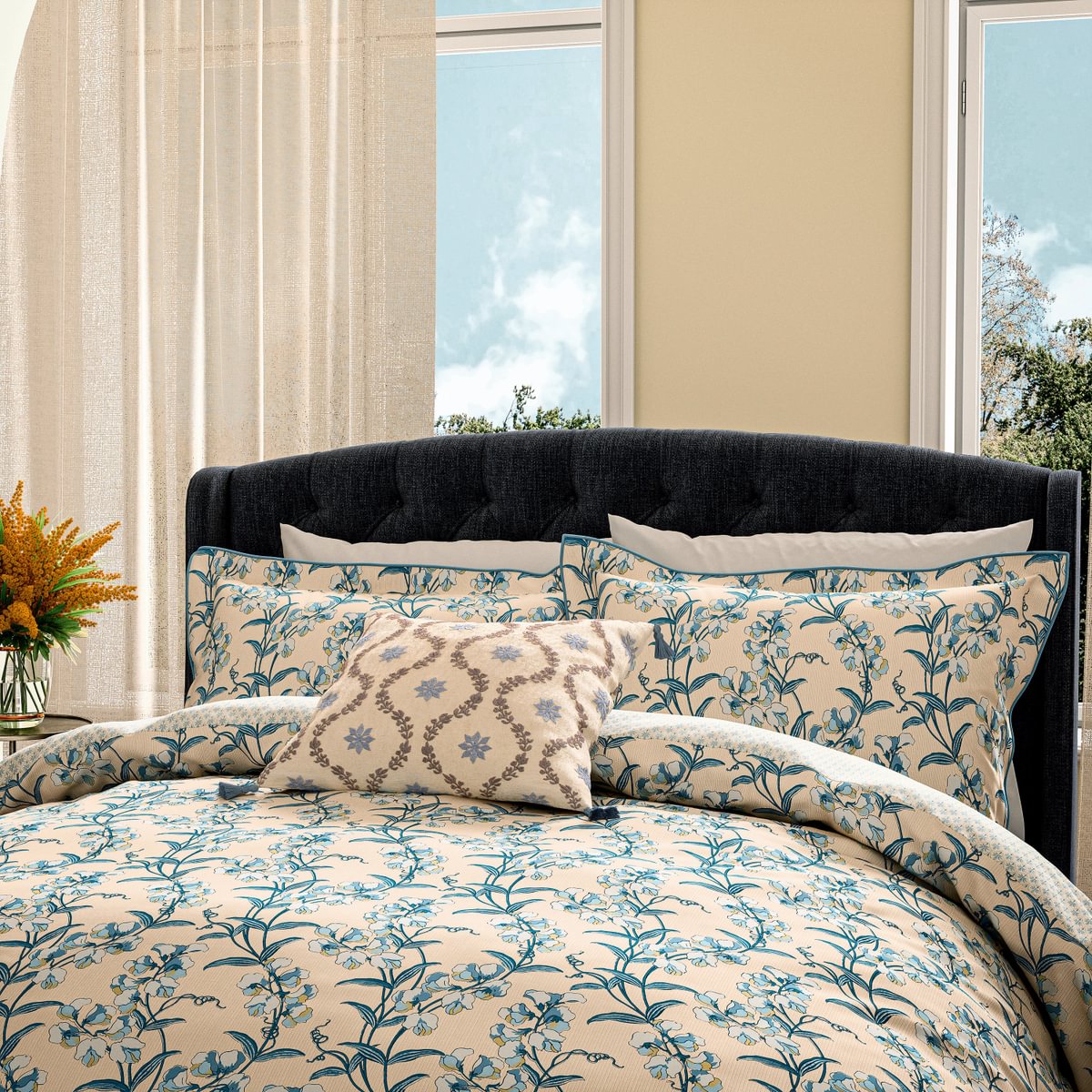 V & A Sweet Tendrils Duvet Set