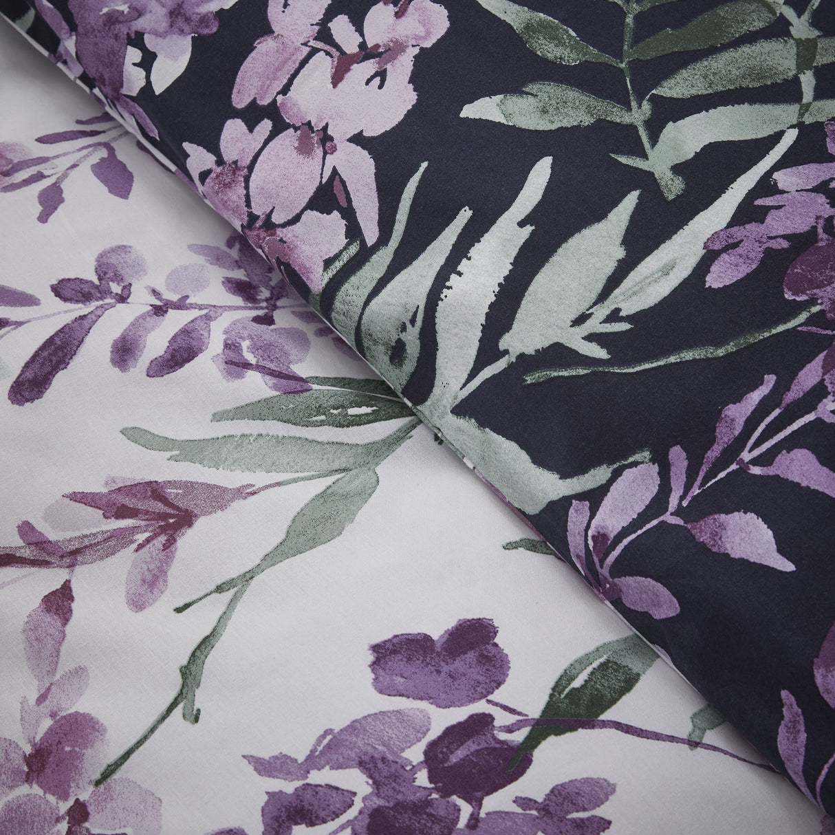 Catherine Lansfield Wisteria White/Navy Bedding