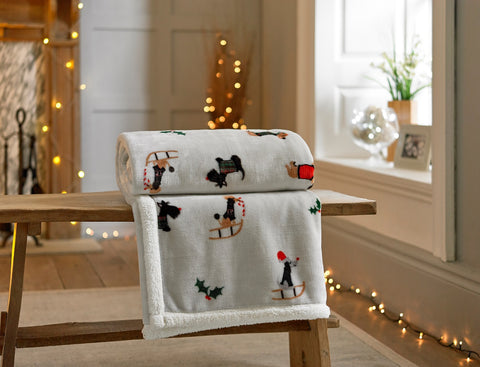 Deyongs 1846 Christmas Party 125cm x 150cm Fleece Throw