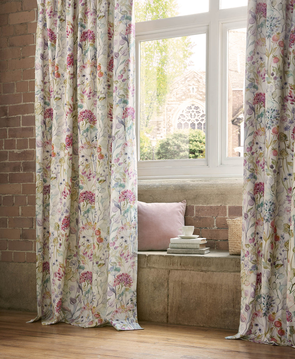 Voyage Country Hedgerow Lotus Lined Curtains