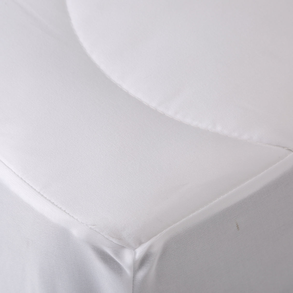 The Fine Bedding Company Spundown Mattress Protectors