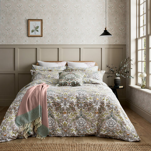 William Morris & Co Severne Cochineal Pink Bedding