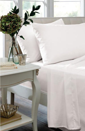 Catherine Lansfield Easy Iron 50% Polyester/50% Combed Cotton 180 Thread Count Percale White Sheets