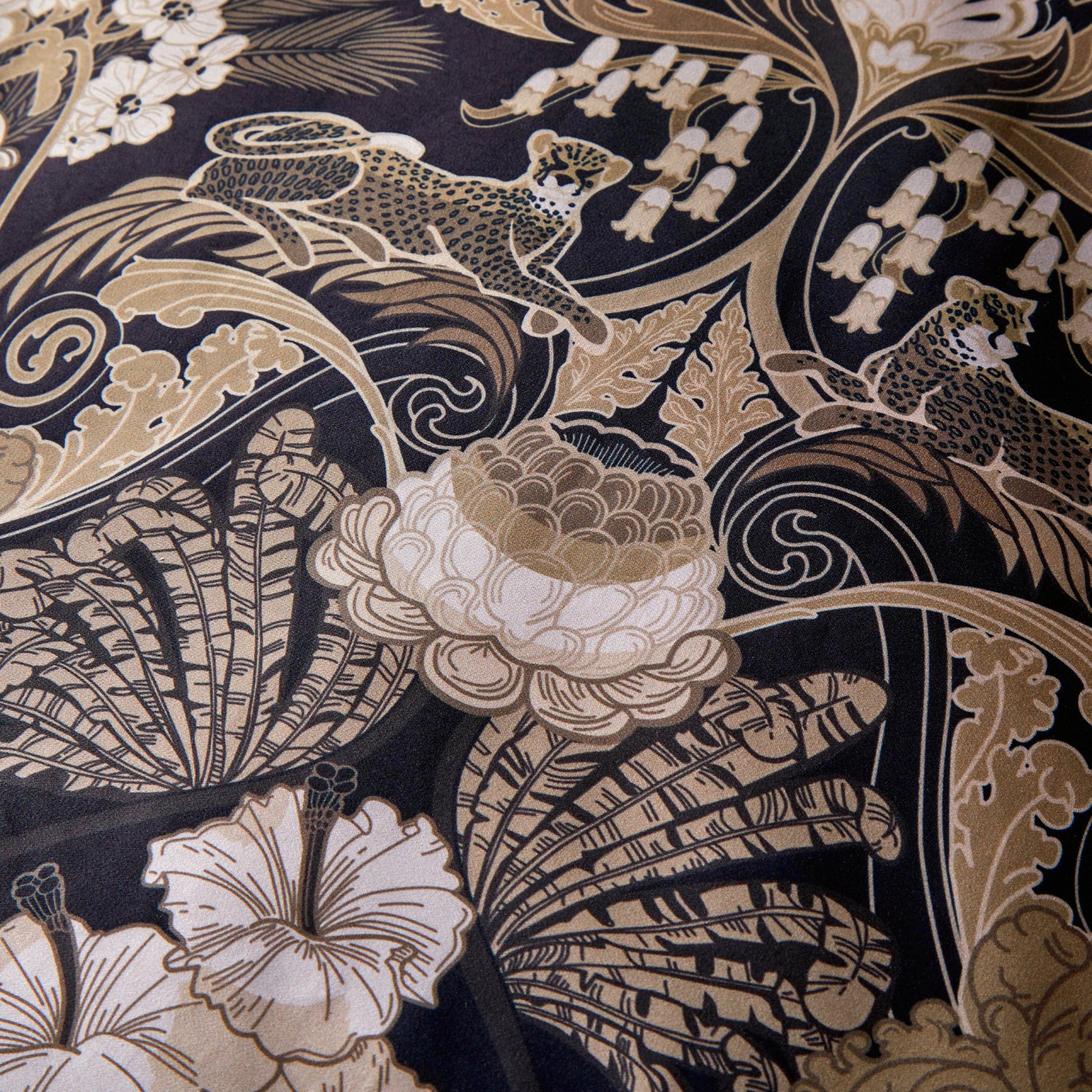 Laurence Llewelyn Bowen Suburban Jungle Black/Gold Duvet Set