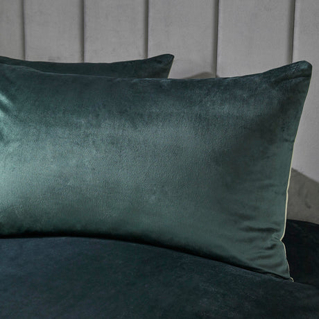 Laurence Llewelyn Bowen Montrose Luxury Velvet Duvet Set